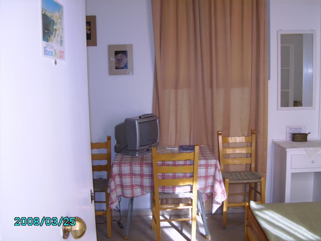 Sea Colours Rooms & Apartments Ermoupoli Cameră foto